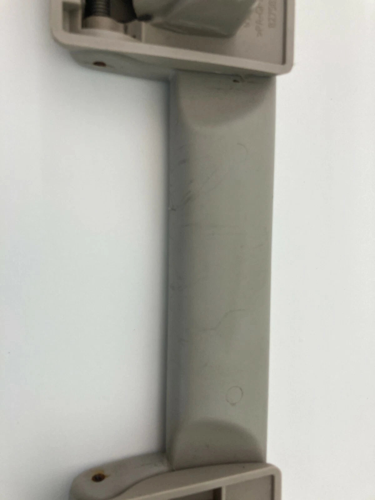 04-06 CHRYSLER PACIFICA REAR LEFT DRIVER SIDE ROOF GRAB HANDLE W/ DOME LIGHT