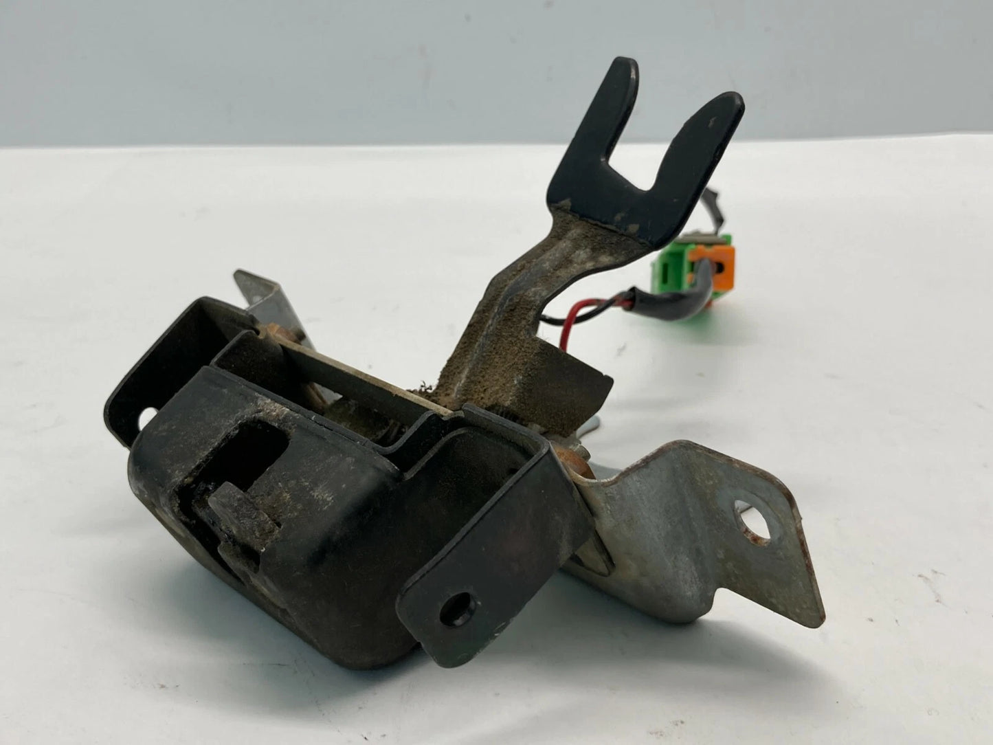 1993 1994 1995 1996 1997 1998 MERCURY VILLAGER BACK REAR GLASS LOCK LATCH OEM