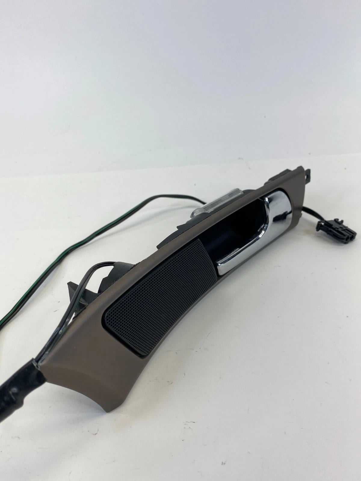 1998-2004 AUDI A6 QUATTRO FRONT RIGHT INTERIOR DOOR HANDLE TWEETER OEM 4B0035399