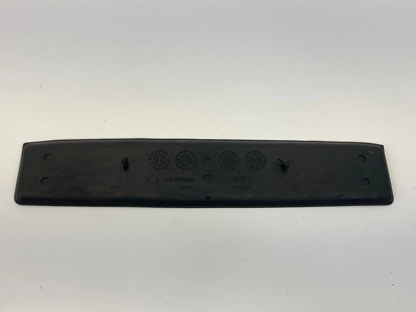 2009-2014 VOLKSWAGEN ROUTAN CENTER CONSOLE LINNER RUBBER MAT 1563985 OEM
