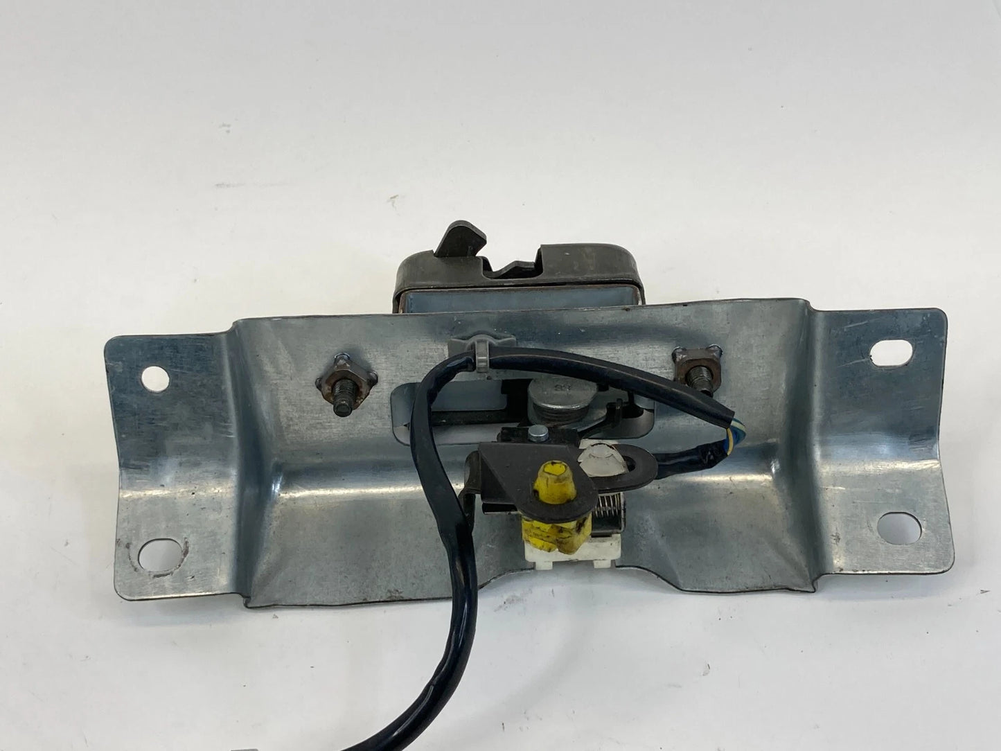 1996-2004 NISSAN PATHFINDER REAR TRUNK LIFTGATE WINDOW GLASS LOCK LATCH ACTUATOR