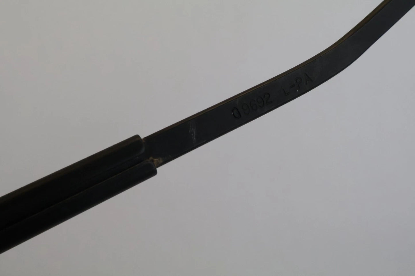 2006-2011 HYUNDAI ACCENT FRONT WINDSHIELD WIPER ARM PAIR SET OEM