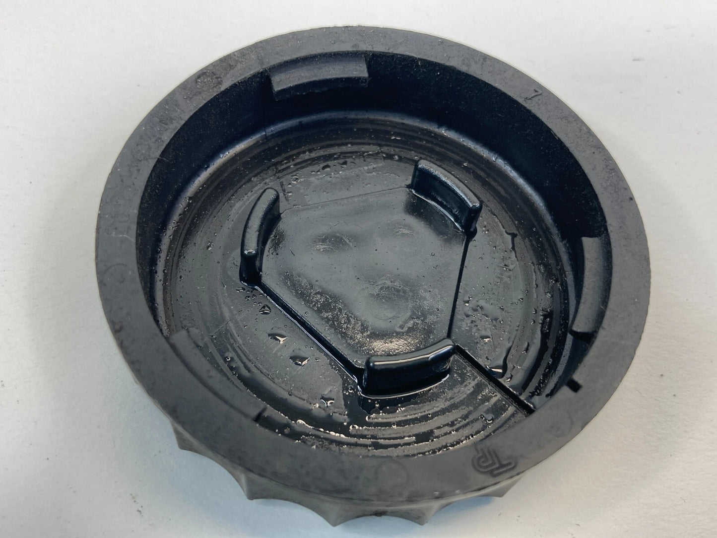 2003-2006 FORD EXPEDITION 4.6L V8 BRAKE MASTER CYLINDER FLUID RESERVOIR CAP TOP