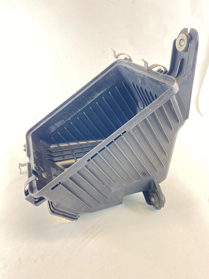 2010-2012 HYUNDAI SANTA FE AIR INTAKE CLEANER FILTER HOUSING UNIT 281122P100 OEM