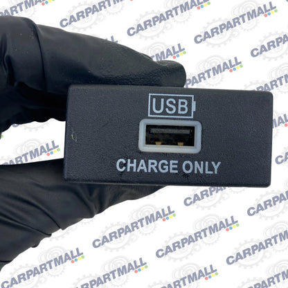 2015-2019 Fiat 500 Rear Console USB Charge Charging Port Jack Socket 68144781AA