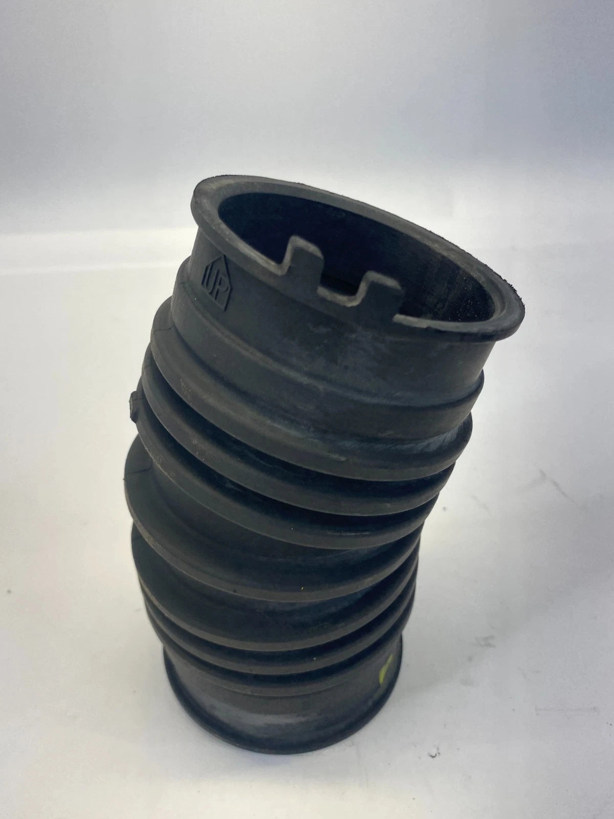 06-11 HONDA CIVIC COUPE 1.8L AIR CLEANER INTAKE HOSE TUBE DUCT TO RESONATOR OEM