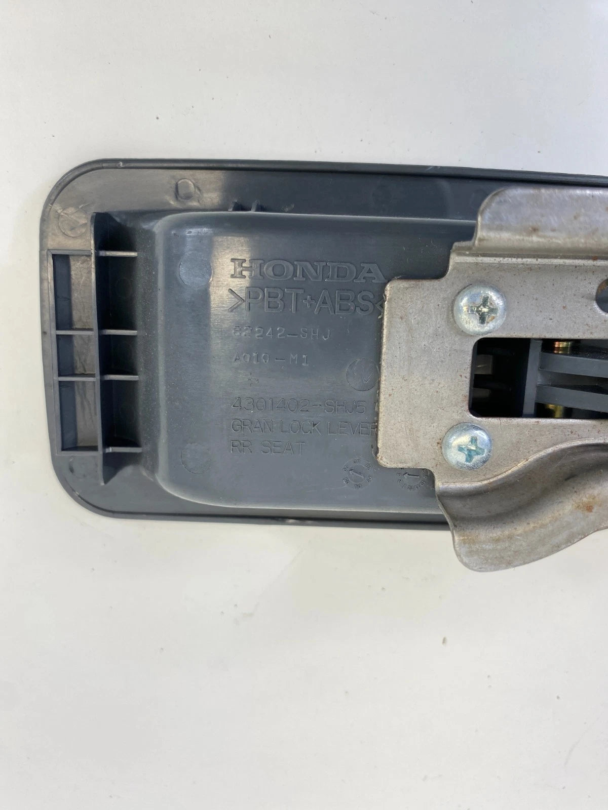 05-10 HONDA ODYSSEY 3RD ROW SEAT LOCK LEVER REALEASE PULL DOWN 82242-SHJ OEM