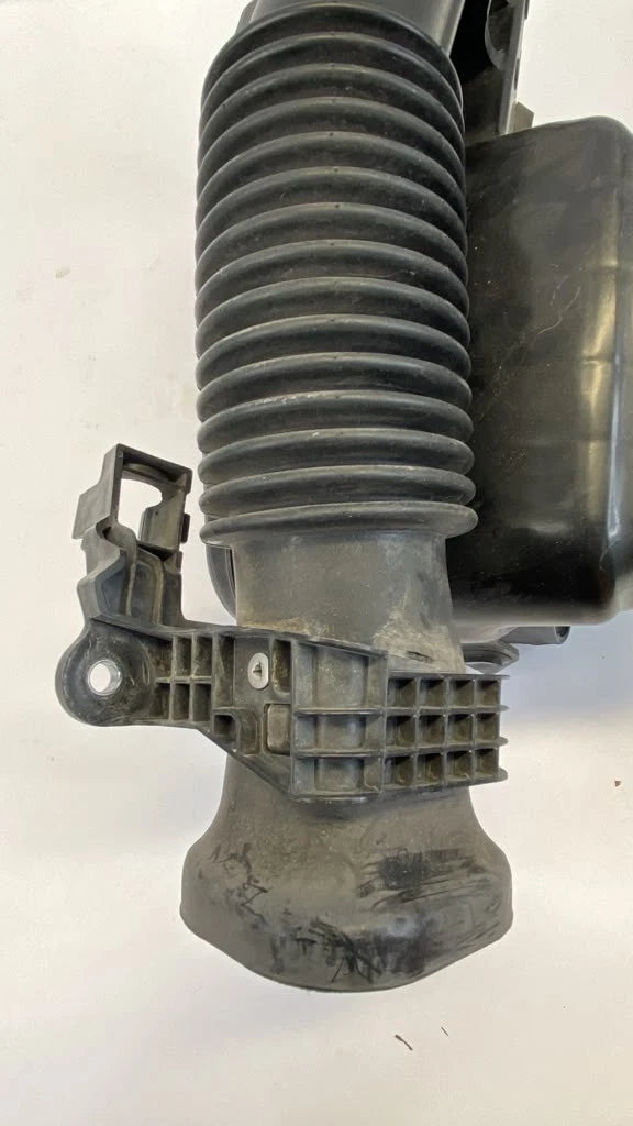 2010-2015 TOYOTA PRIUS 1.8L HYBRID AIR INTAKE RESONATOR BOX UNIT OEM 1775037010