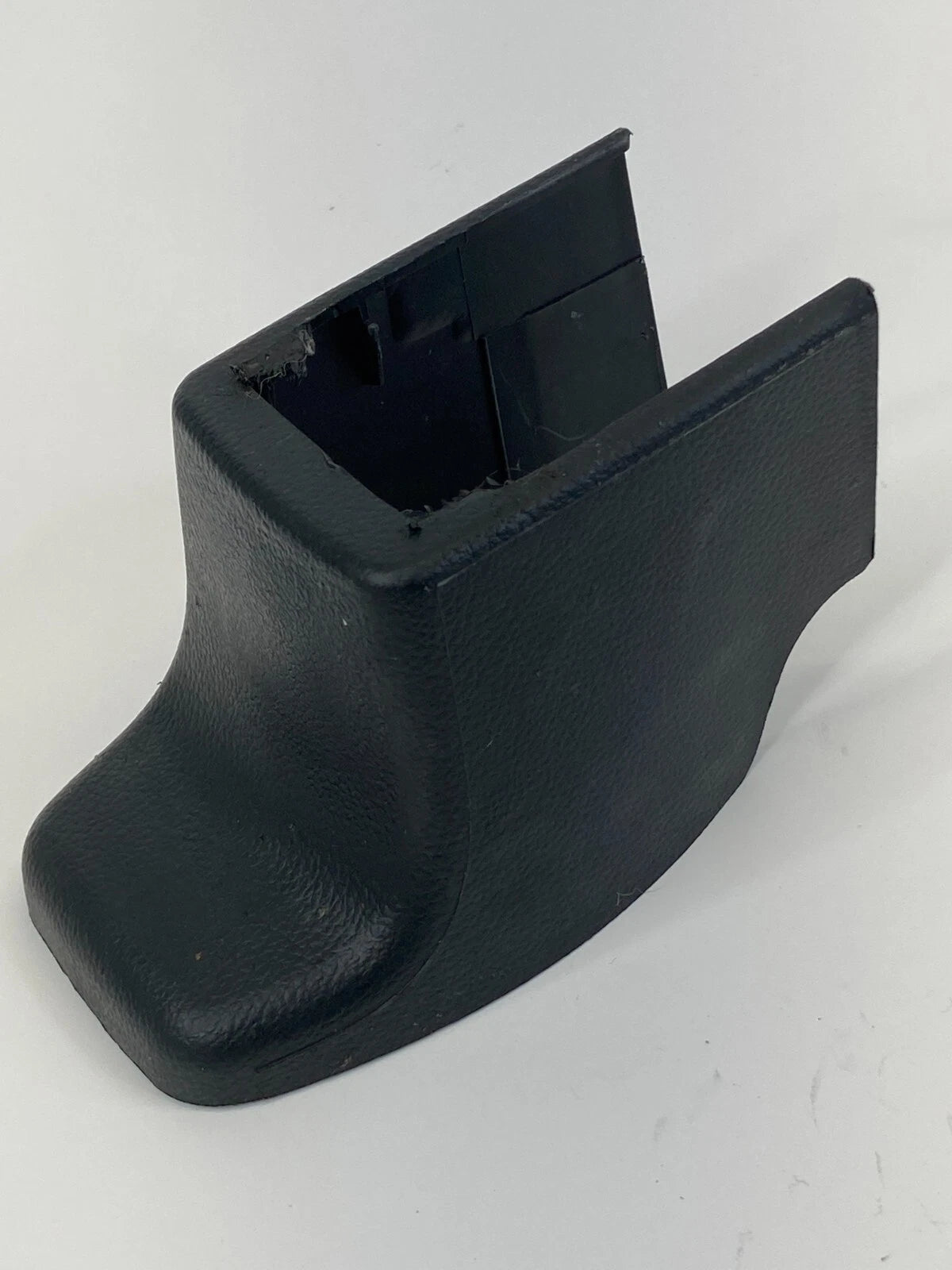 2012-2015 CHEVROLET CAPTIVA SPORT FRONT LEFT DRIVER SEAT TRACK END CAP COVER
