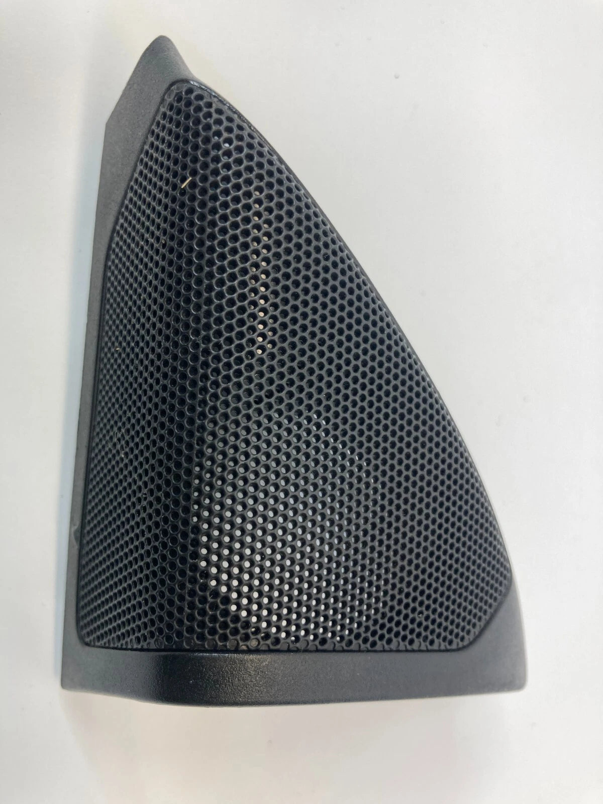 2011-2017 BUICK REGAL FRONT LEFT DOOR SPEAKER CORNER COVER TRIM BEZEL OEM