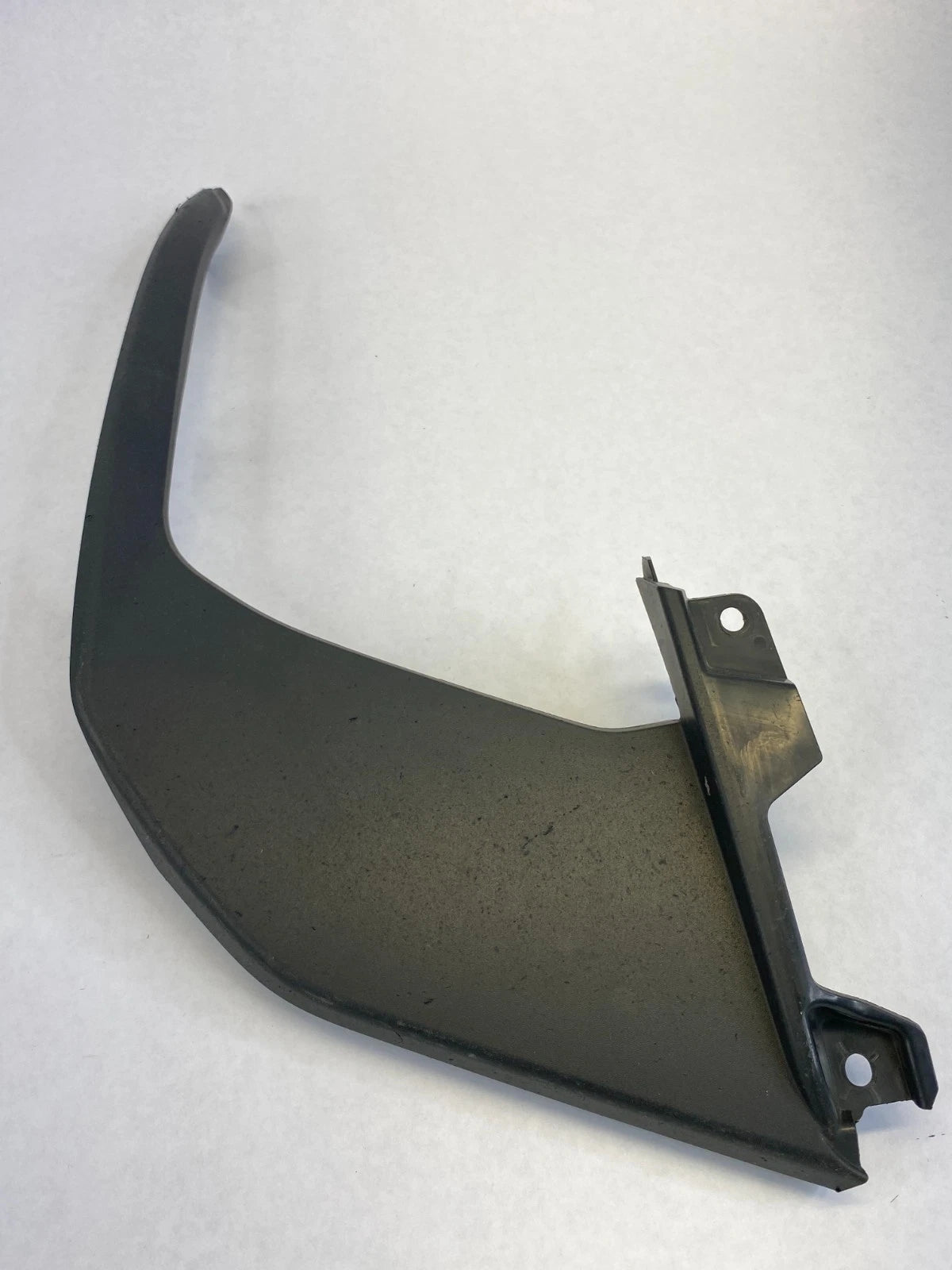 2018 2019 MITSUBISHI OUTLANDER SPORT FRONT RIGHT BUMPER MOLDING 6400H864 OEM