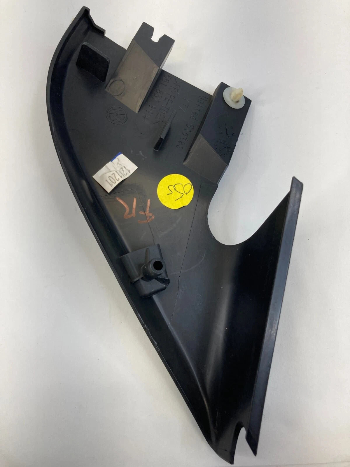 2012-2019 VOLKSWAGEN PASSAT FRONT RIGHT SIDE MIRROR INNER CORNER COVER 561837994