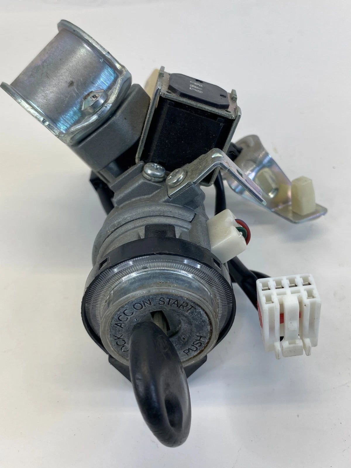 2010-2013 KIA FORTE AUTOMATIC TRANS IGNITION SWITCH LOCK CYLINDER W KEY OEM