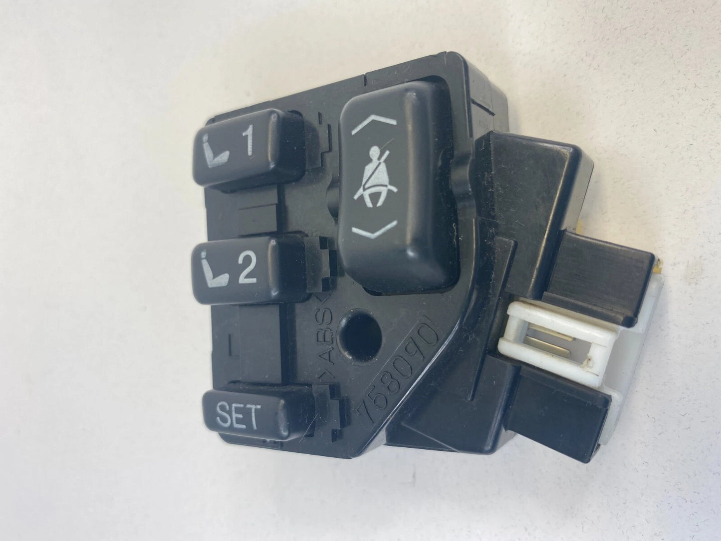 1990-1994 LEXUS LS400 FRONT LEFT DRIVER SEAT BELT ADJUSTMENT SWITCH 758090 OEM
