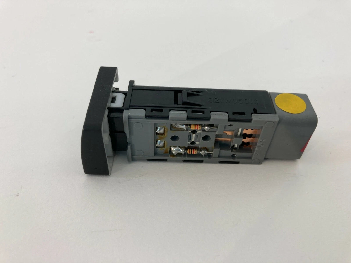2007 2008 HYUNDAI ENTOURAGE WINDSHIELD DEFROSTER SWITCH BUTTON 621W05010 OEM