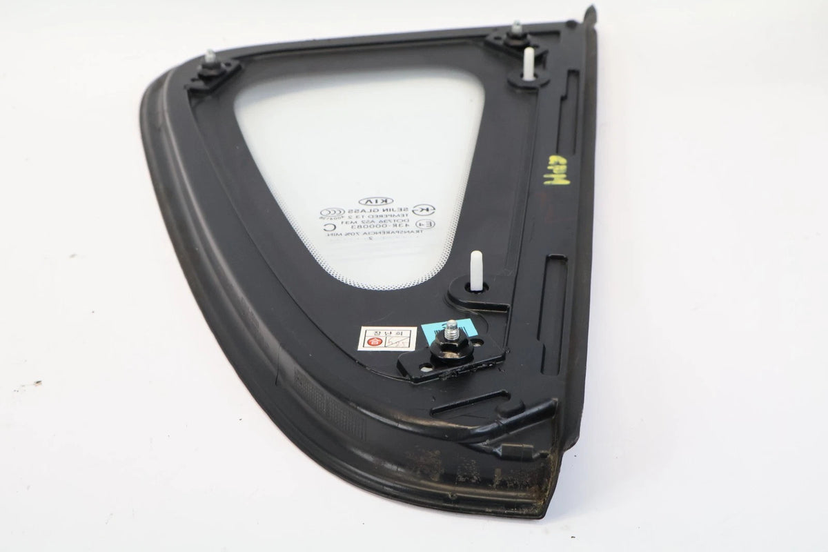 2010-2013 KIA SOUL REAR LEFT DEIVER SIDE QUARTE PANEL FIXED GLASS E443R-000083