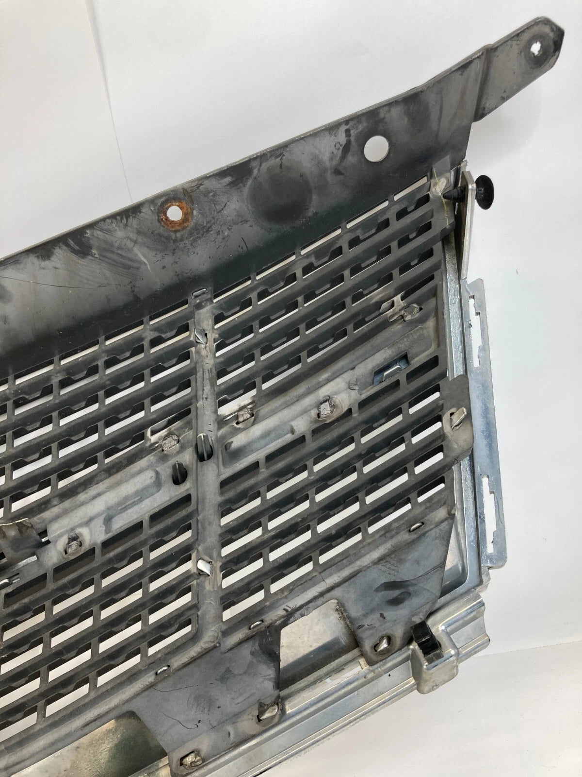 2008-2011 CADILLAC CTS FRONT UPPER CENTER BUMPER GRILL GRILLE W/ EMBLEM 25778322