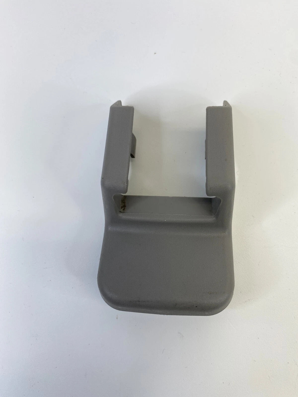 2002 2003 LEXUS ES300 FRONT RIGHT PASSENGER SIDE SEAT TRACK END COVER CAP OEM