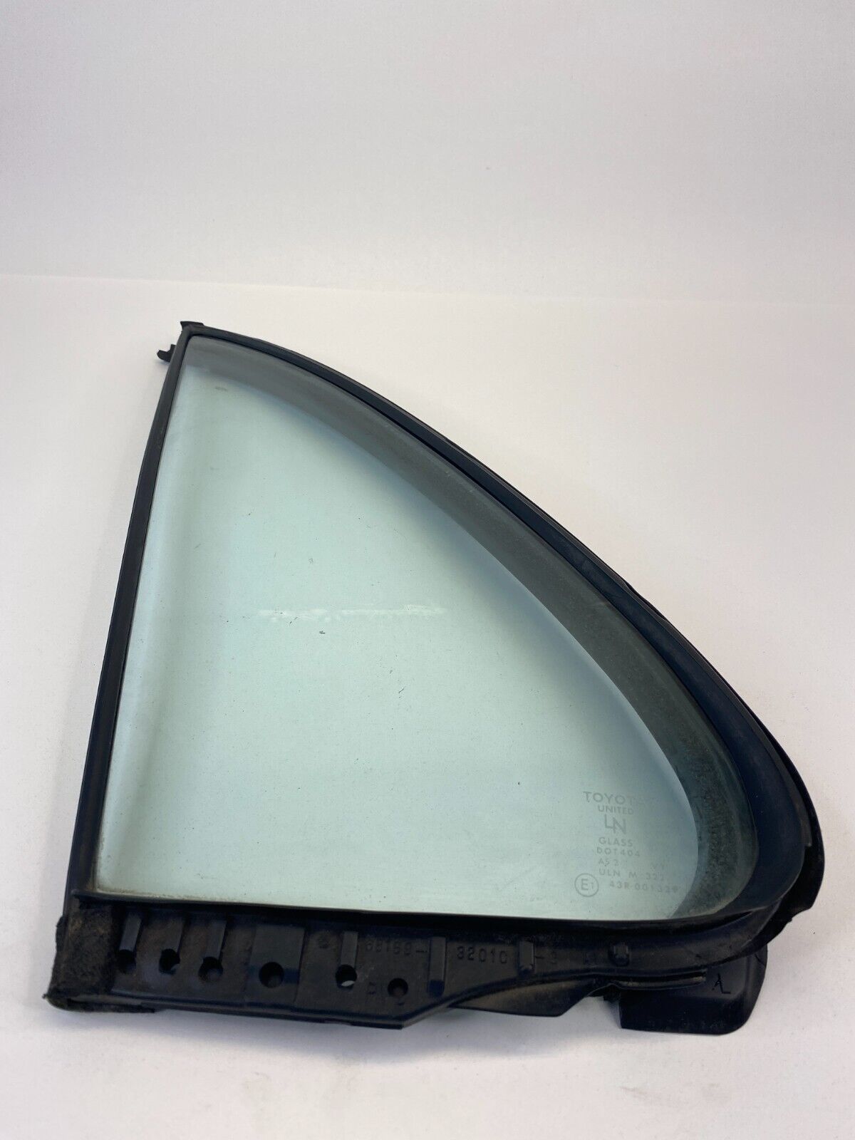 92-96 Toyota Camry SEDAN Rear Left Door Quarter Vent Window Glass 68189-32010