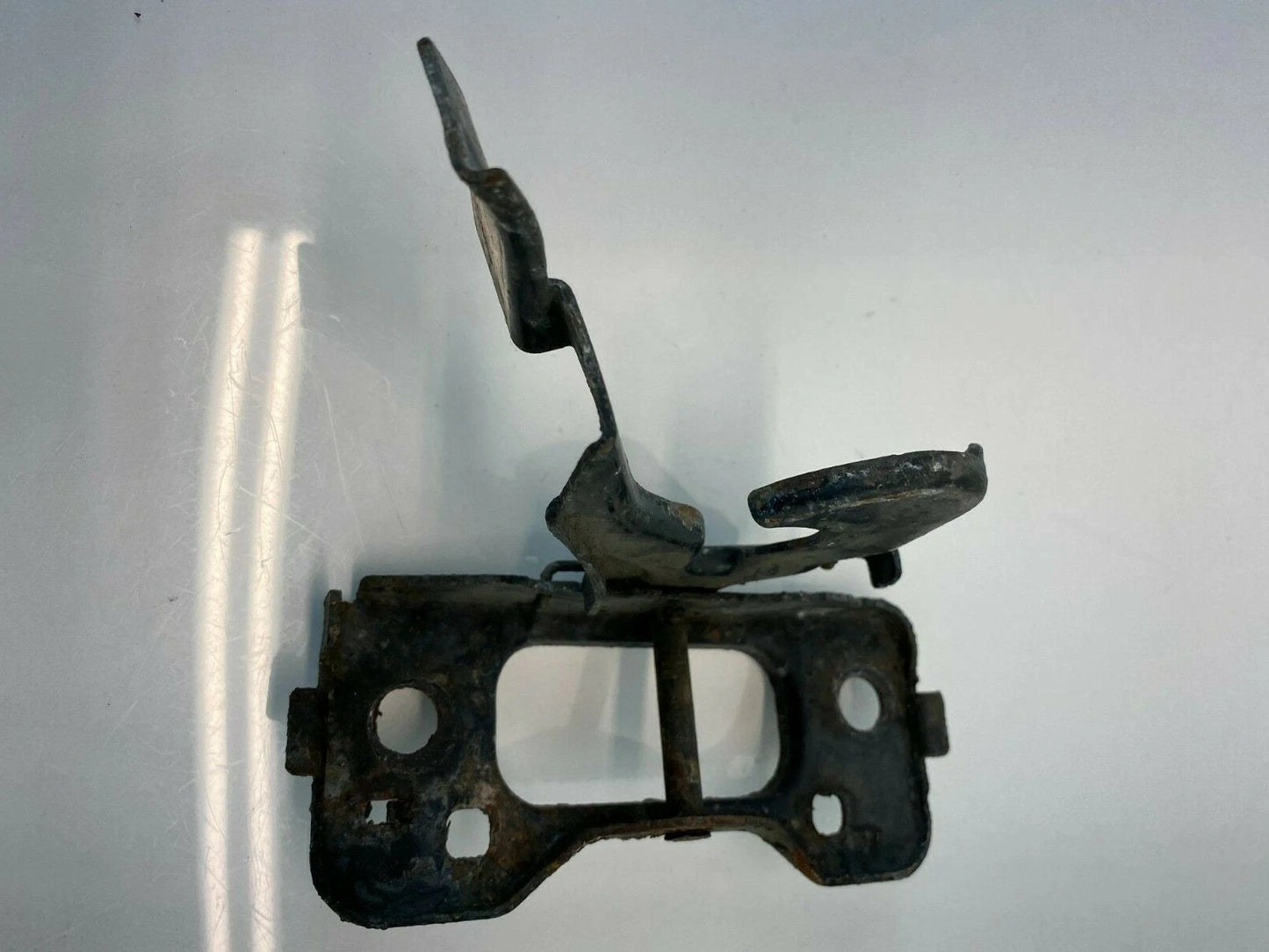 2008 2009 2010 2011 CHRYSLER TOWN & COUNTRY HOOD LOCK LATCH STRIKER ASSY OEM