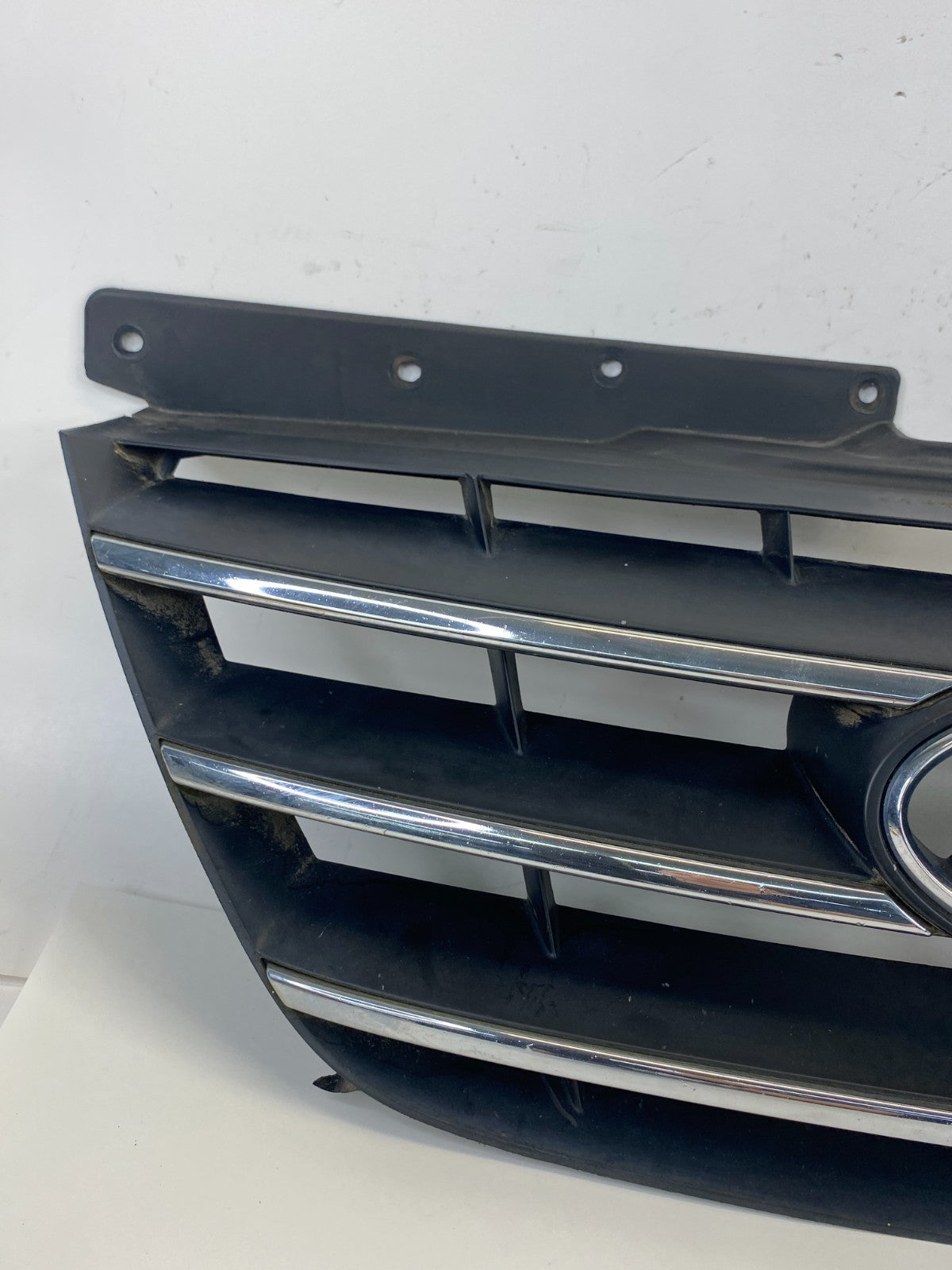 2009 2010 Hyundai Sonata Front Upper Grille Grill Molding W /Emblem 86350-3K600