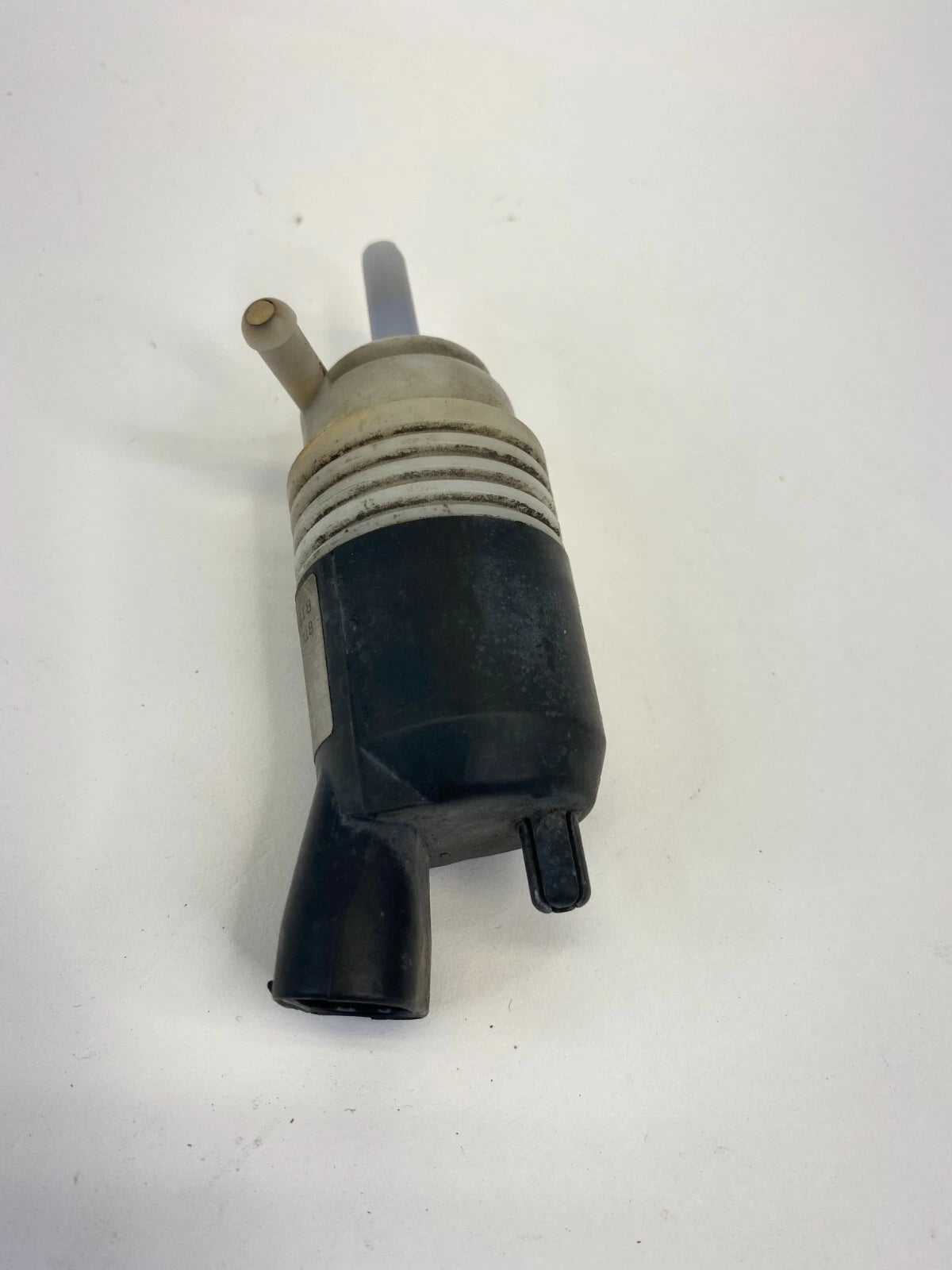 2005-2009 SAAB 9-7X WIPER REAR WASHER FLUID RESERVOIR PUMP 10386728 OEM
