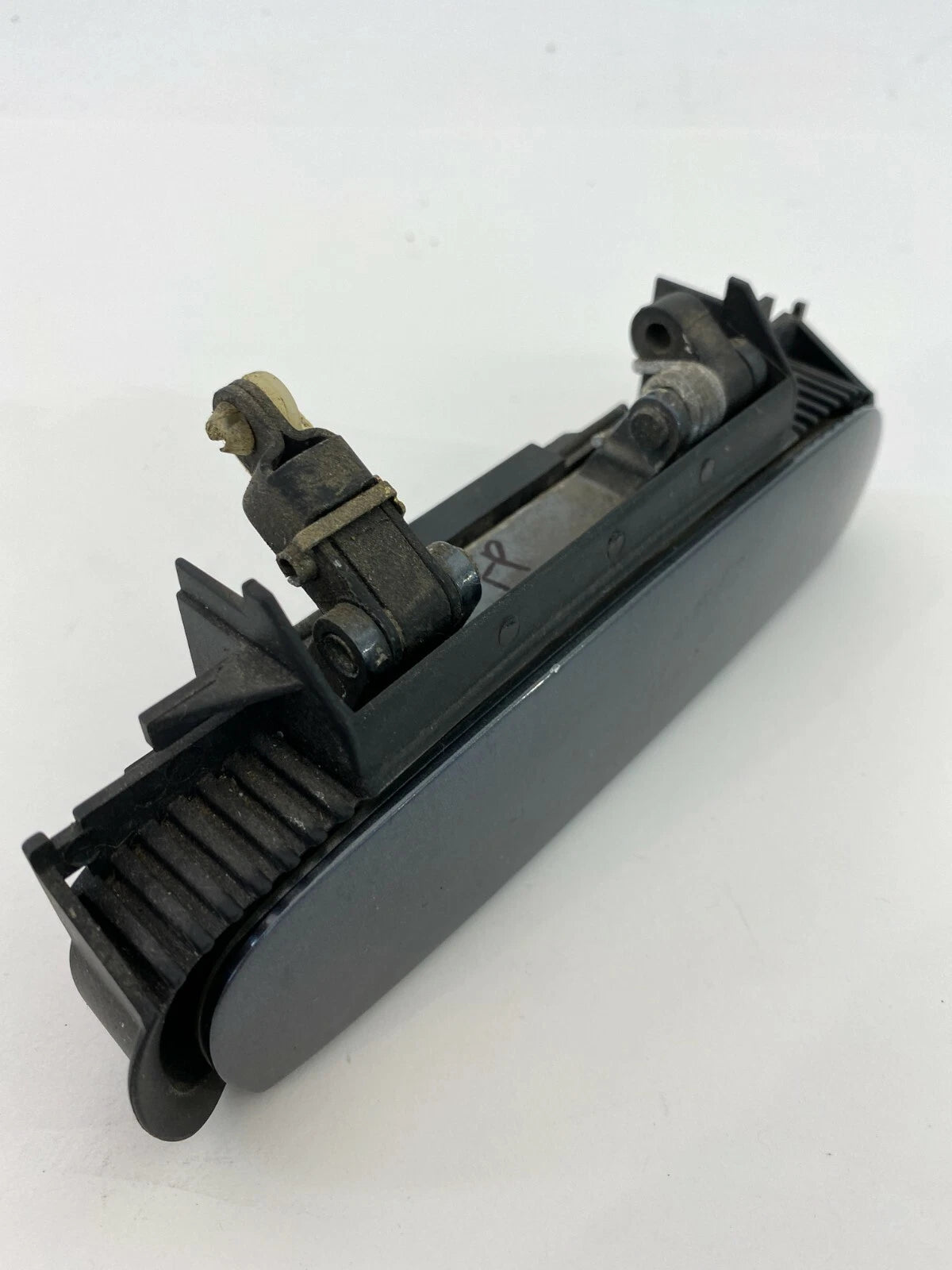 1998-2004 AUDI A6 FRONT RIGHT PASSENGER OUTER EXTERIOR DOOR HANDLE ASSEMBLY OEM