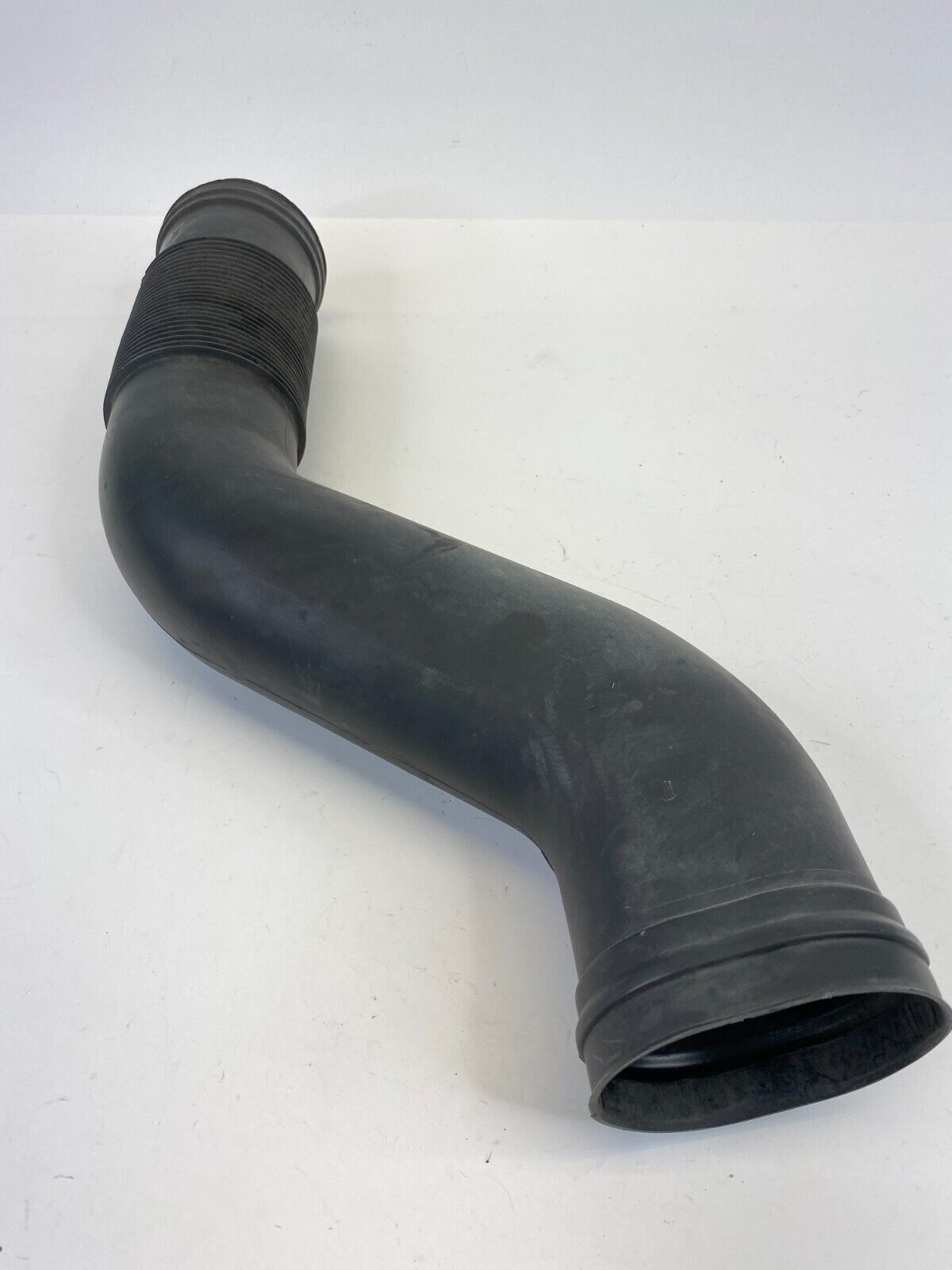 06-12 Mercedes-Benz ML350 3.5L Right Air Intake Duct Tube Pipe Hose A1645051461