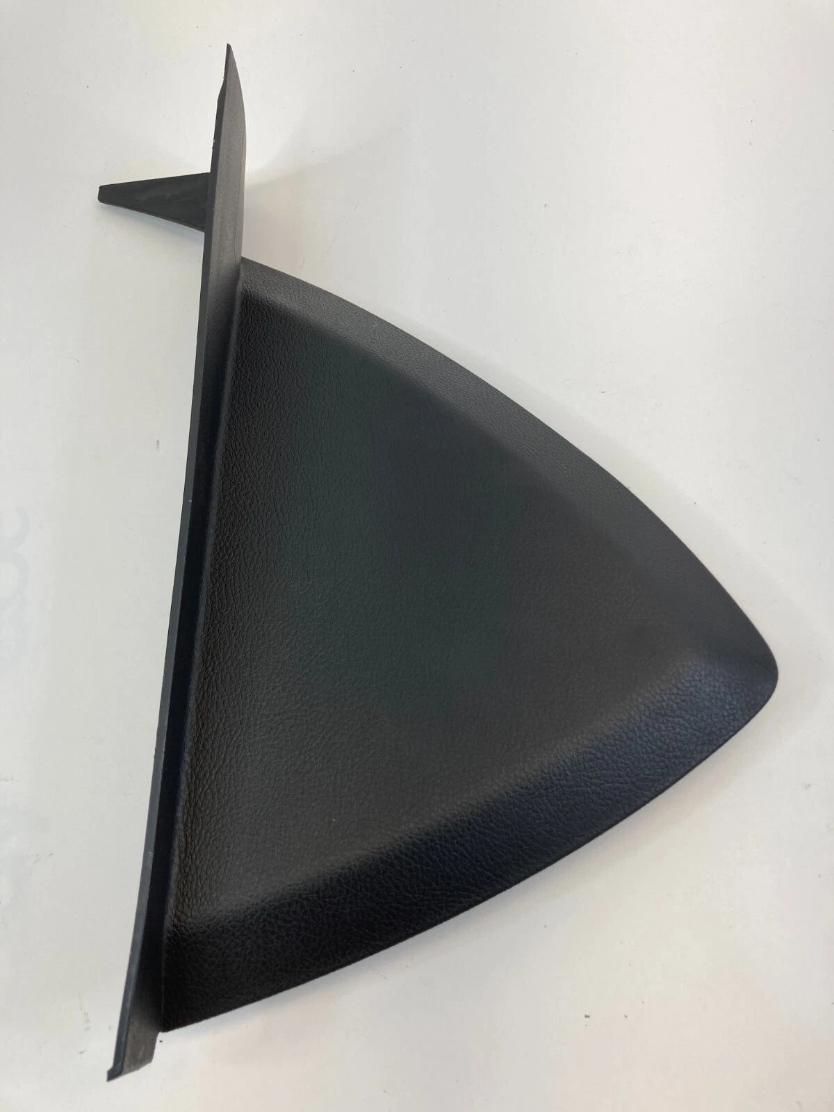 12-18 FORD FOCUS FRONT RIGHT SIDE DASH END CAP COVER BEZEL TRIM BM51-A044C60 OEM