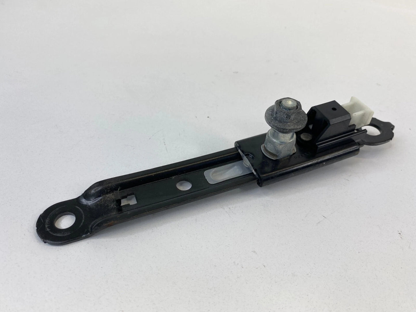 2009-2013 TOYOTA MATRIX FRONT LEFT DRIVER SIDE SEAT BELT HEIGHT ADJUSTER OEM