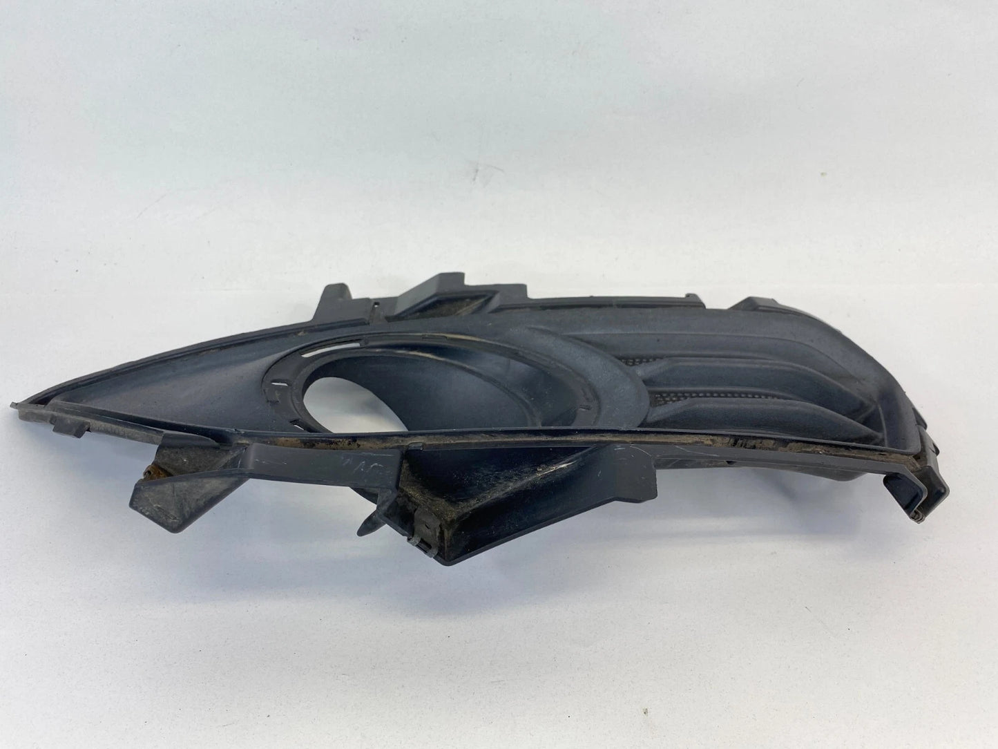 2013-2016 FORD FUSION FRONT LEFT DRIVER SIDE FOG LIGHT LAMP TRIM GRILLE ONLY OEM
