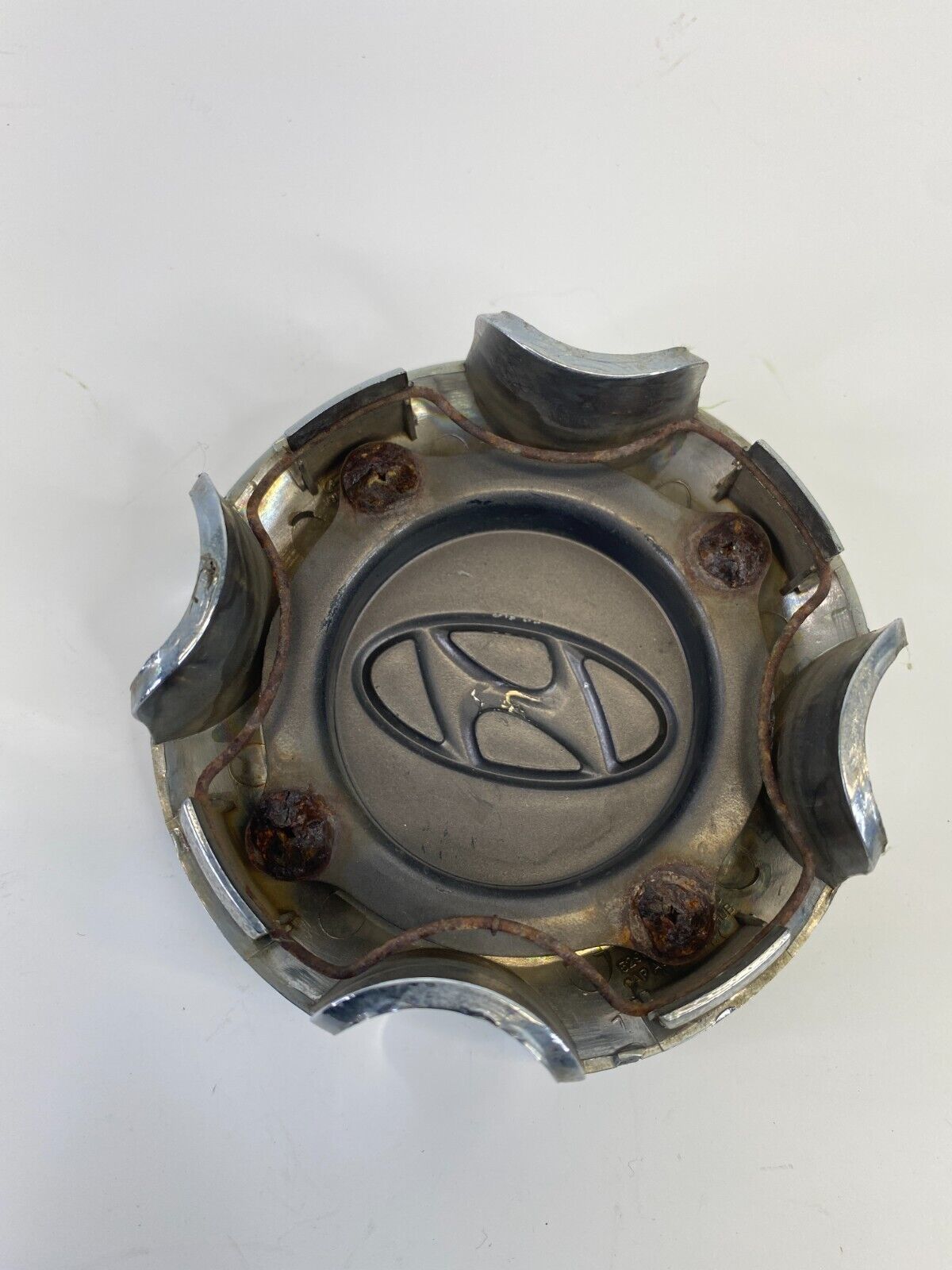 2002 2003 2004 2005 Hyundai Sonata Rim Wheel Center Cap Hubcap OEM