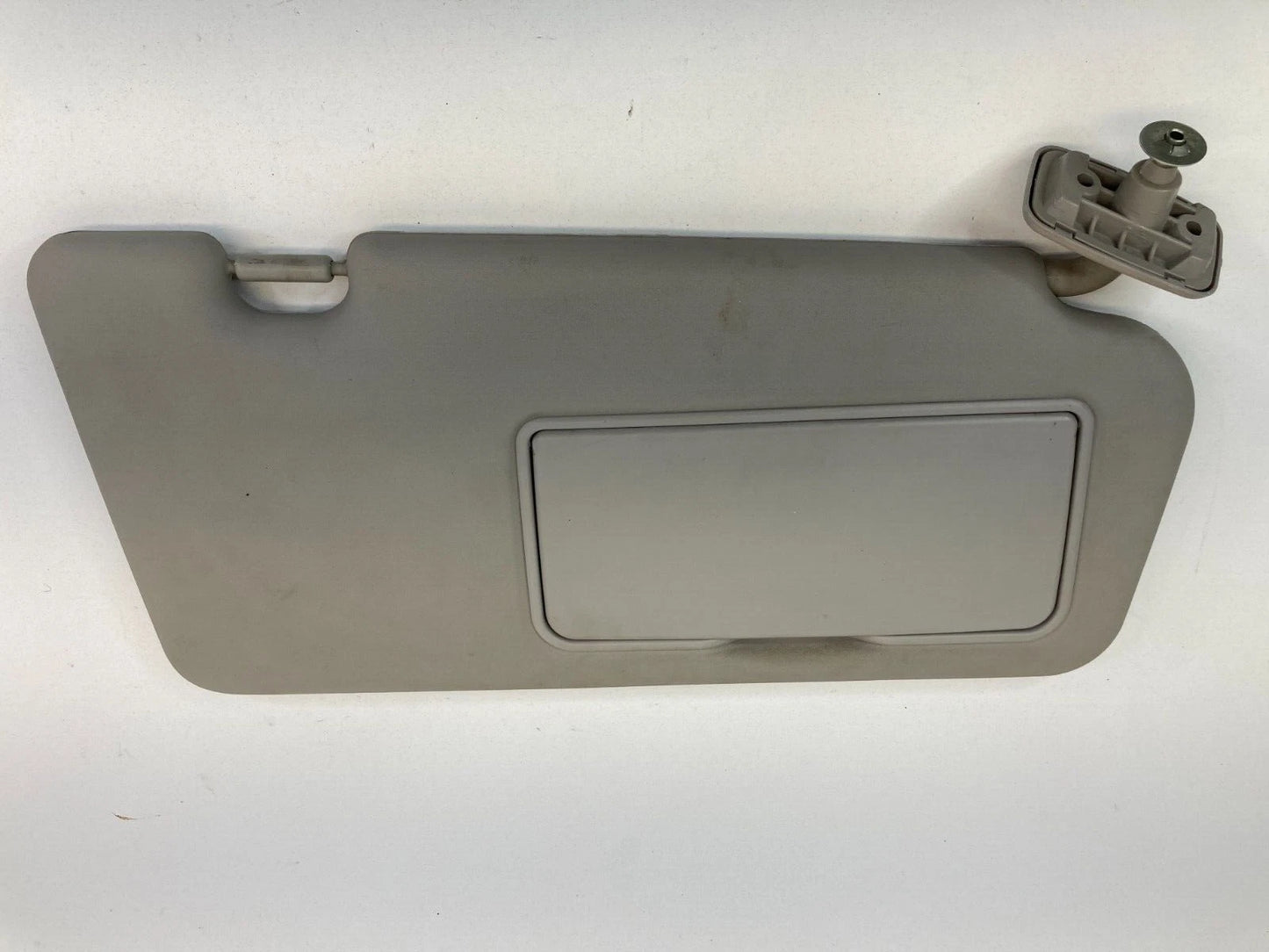 2006-2012 KIA SEDONA 07-10 ENTOURAGE RIGHT PASSENGER SUNVISOR SUN VISOR SHADE