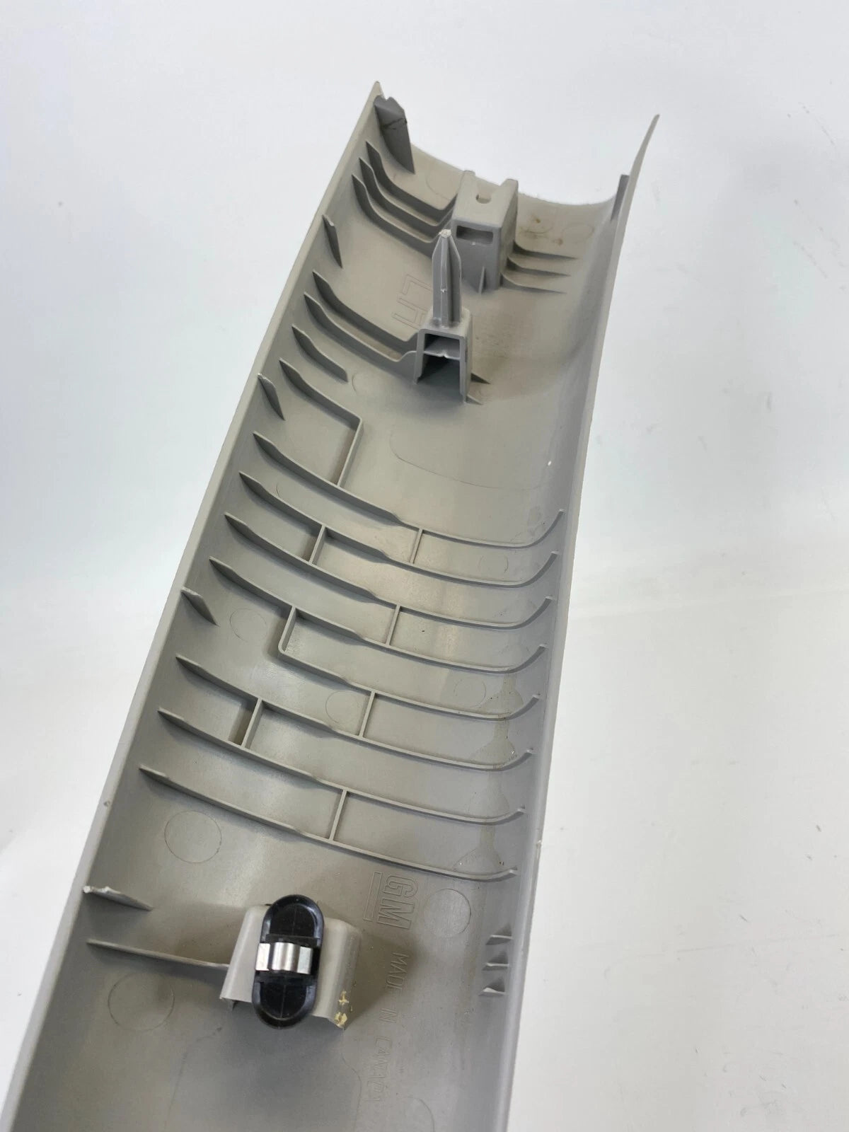 2013-2015 CHEVY MALIBU WINDSHIELD LEFT SIDE A PILLAR COVER PANEL TRIM 22875197