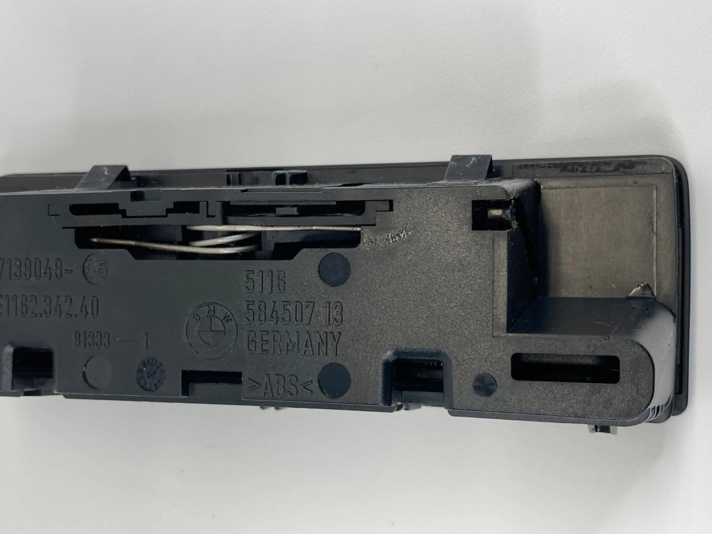 2006 BMW 330I 330XI 325XI 325I REAR CENTER CONSOLE STORAGE ASHTRAY 116234240 OEM