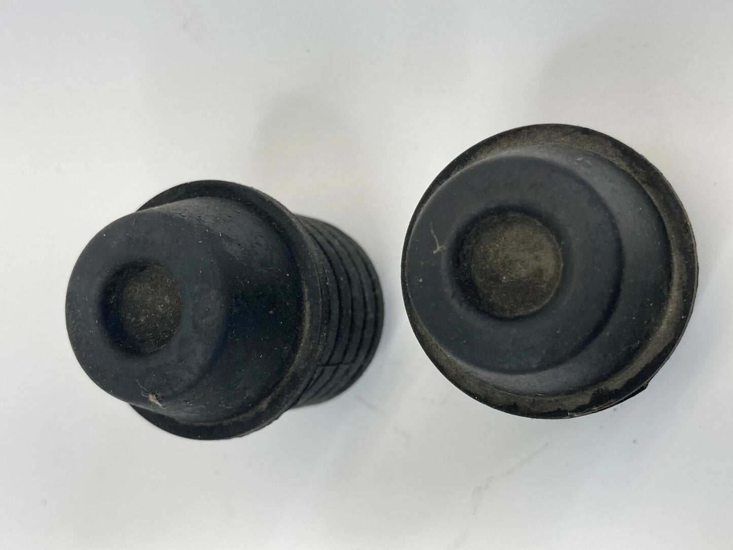 2012-2015 CHEVROLET CAPTIVA SPORT HOOD RUBBER CUSHION BUFFER STOPPER BUMPER PAIR