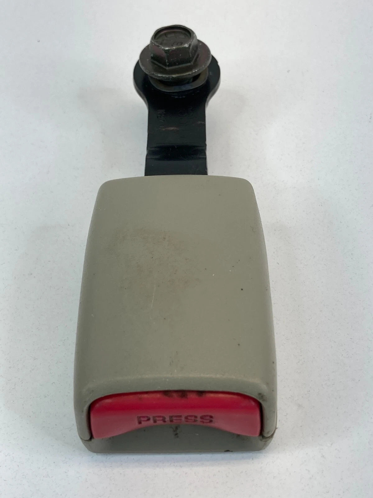 2003 03 Infiniti QX4 SUV Front Right Seat Belt Buckle Receiver End Assembly OEM