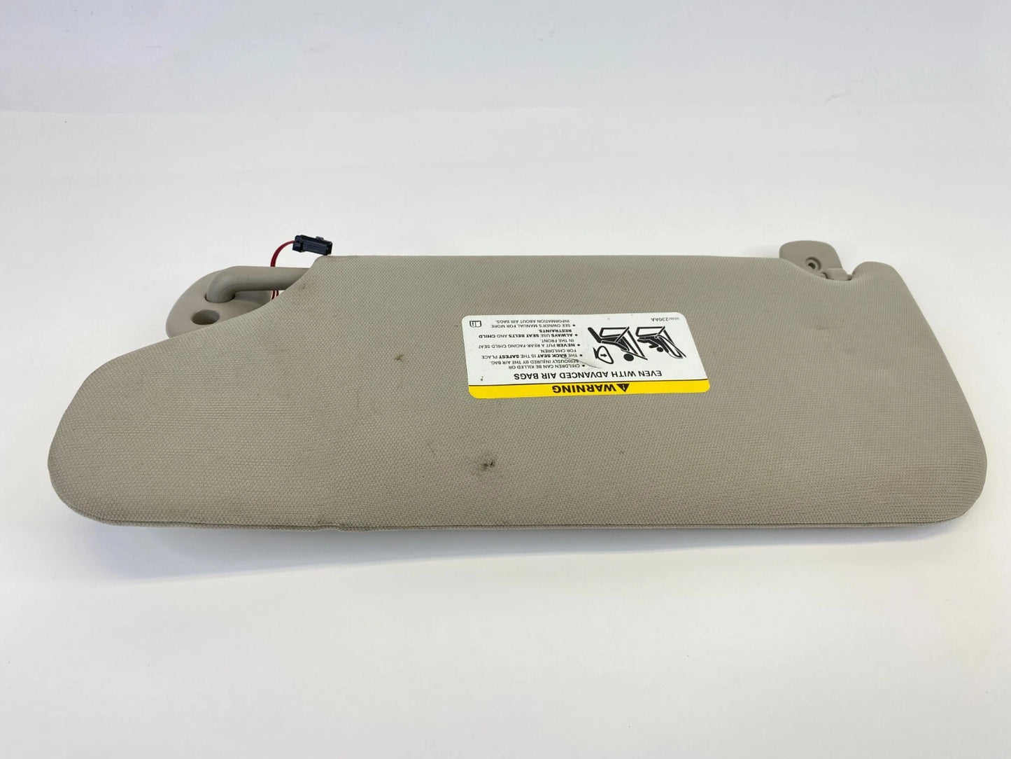 05-10 JEEP GRAND CHEROKEE RIGHT PASSENGER SIDE SUNVISOR SUN VISOR W/ LIGHT OEM