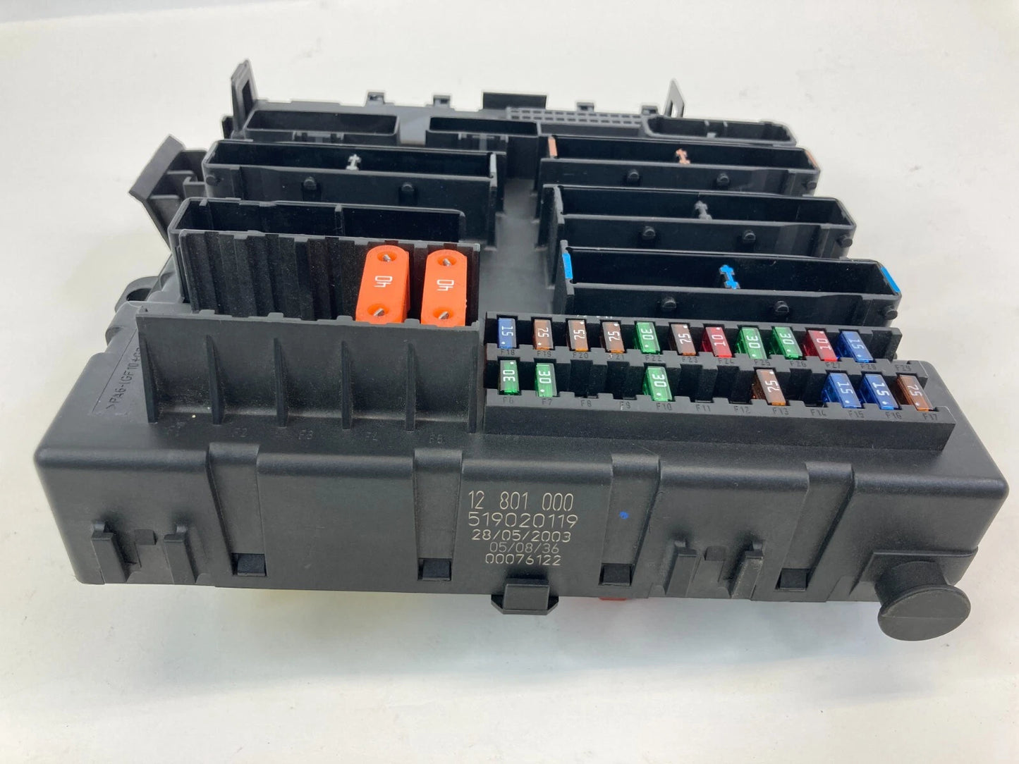 04 SAAB 9-3 93 CONVERTIBLE 2.0L ENGINE FUSE BOX POWER DISTRIBUTION 12801000 OEM