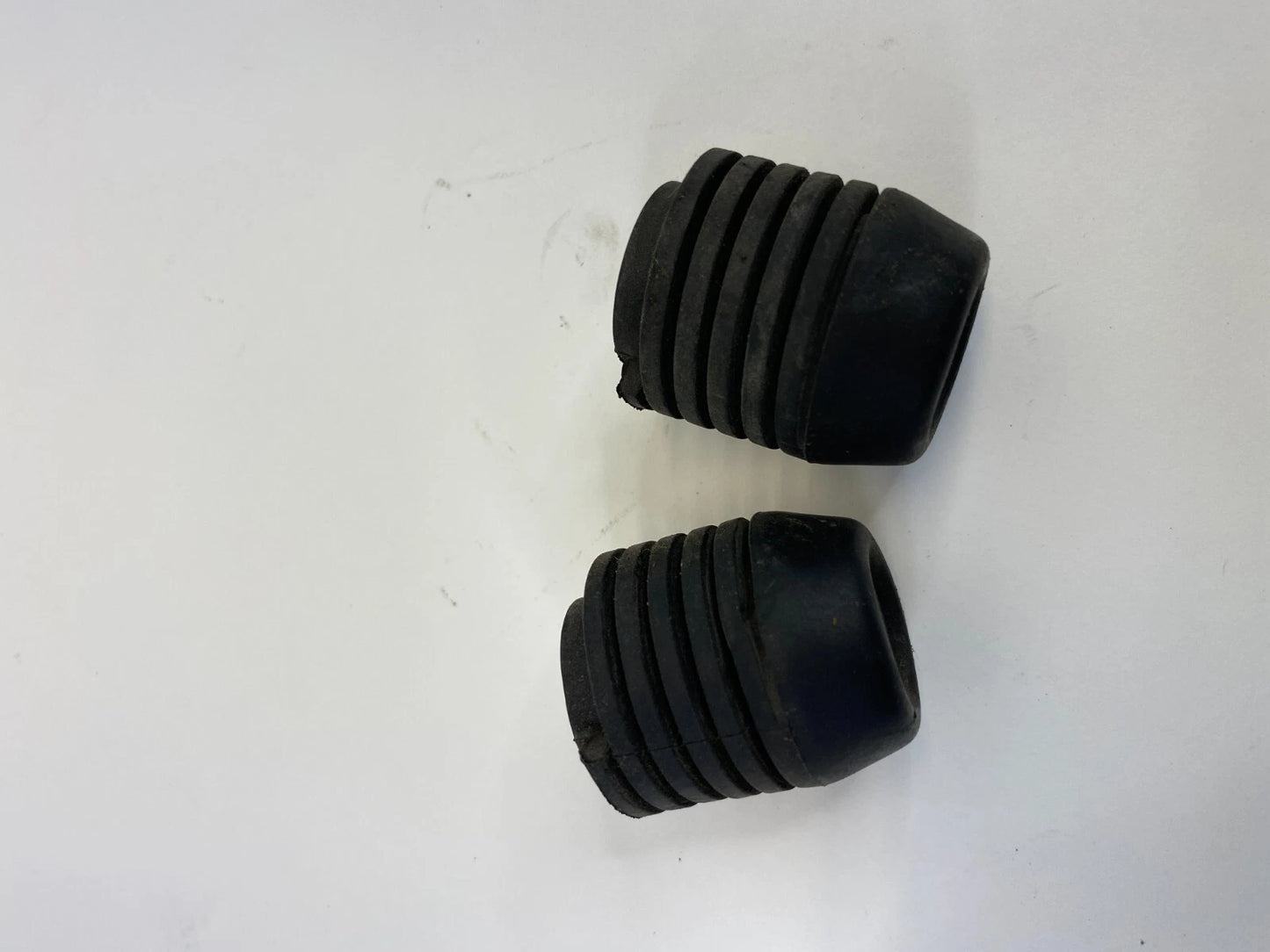 2006-2015 HYUNDAI SONATA FRONT HOOD RUBBER CUSHION BUFFER STOPPER BUMPER SET OEM