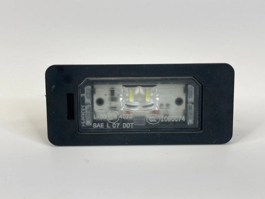 07 08 BMW 328XI SEDAN REAR TRUNK LIFTGATE LICENSE PLATE LIGHT LAMP 63267193293