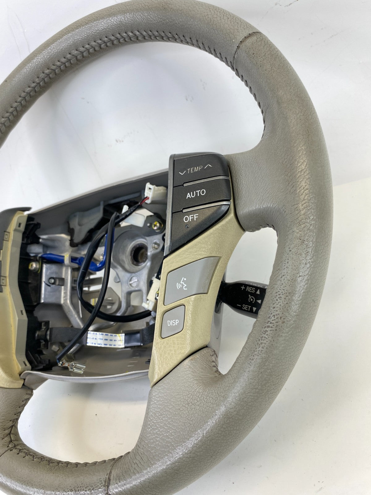 2011 2012 Toyota Avalon Left Side Steering Wheel W/ Cruise & Radio Control OEM