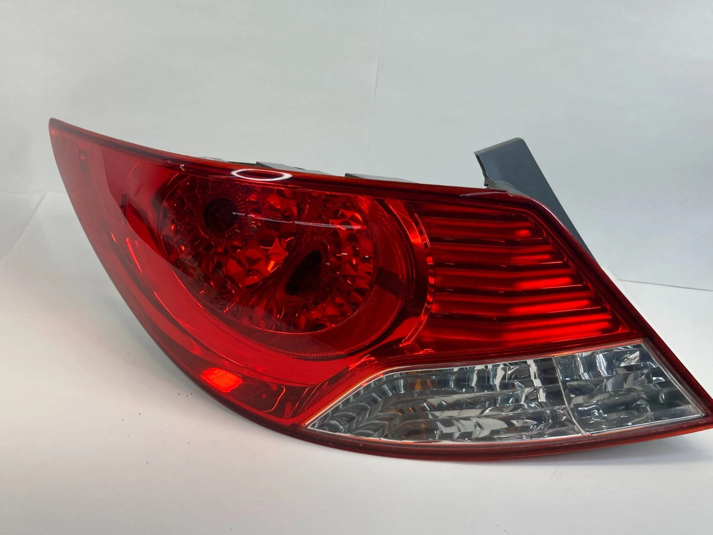 2012 2013 2014 HYUNDAI ACCENT SEDAN LEFT DRIVER SIDE TAIL LIGHT TAILLIGHT OEM