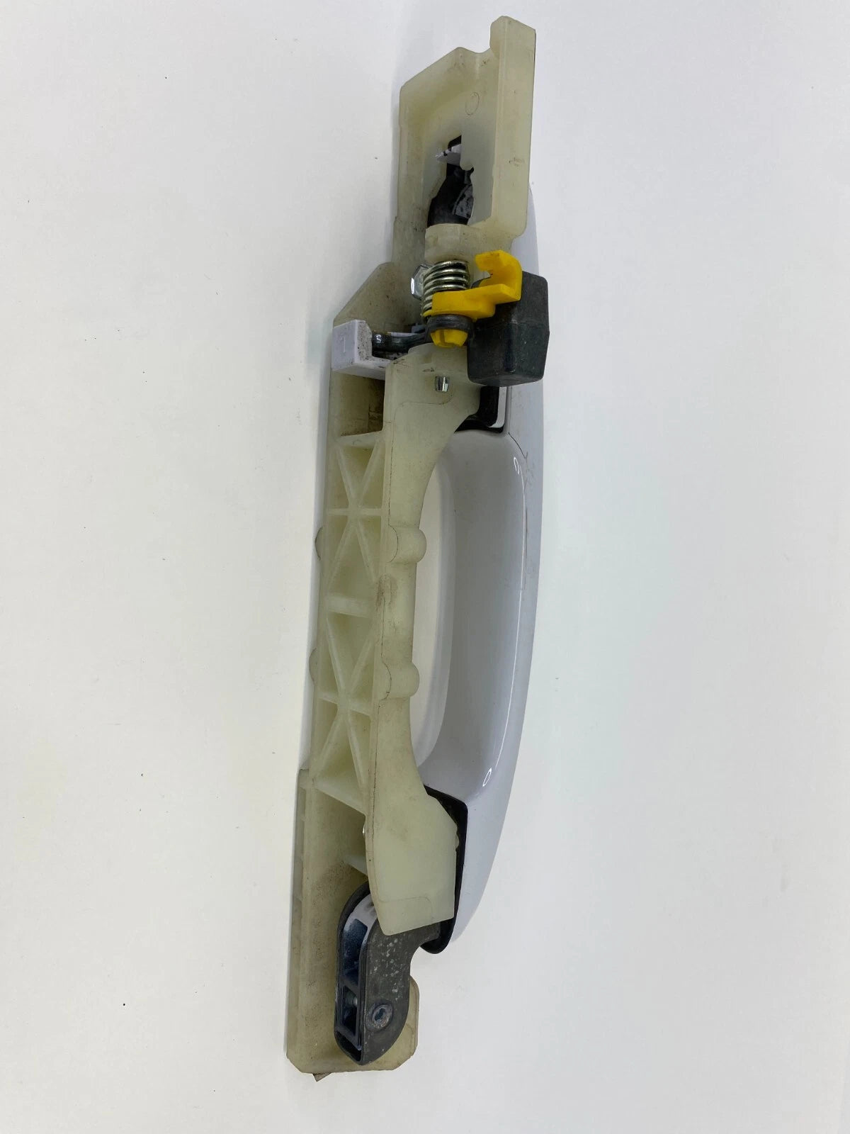 2005-2009 HYUNDAI TUCSON FRONT RIGHT PASSENGER SIDE EXTERIOR DOOR HANDLE OEM