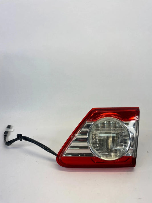 2011-2013 TOYOTA COROLLA REAR RIGHT SIDE INNER LID TAIL LIGHT TAILLIGHT LAMP OEM