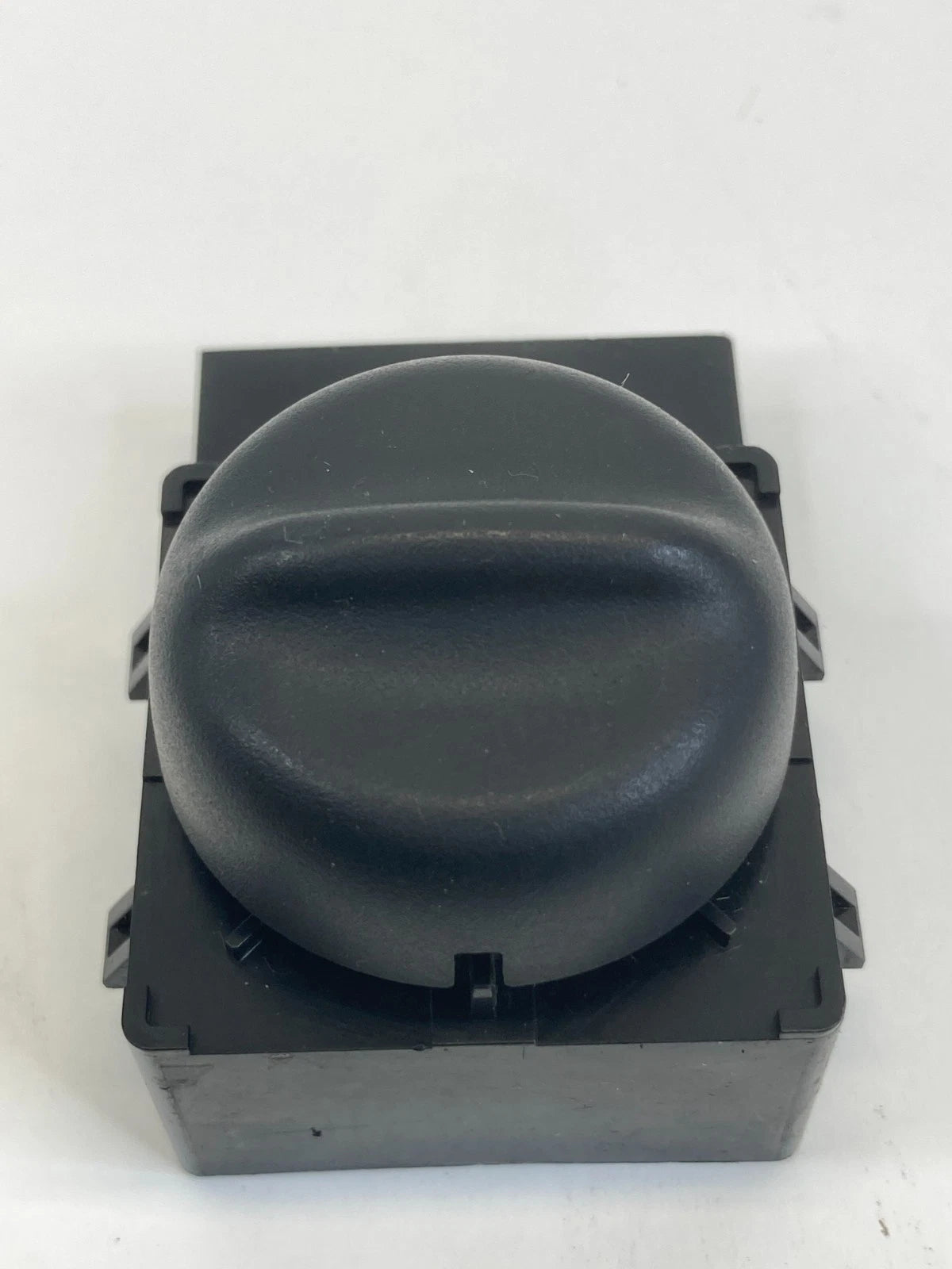 2002-2005 CHEVROLET TRAILBLAZER EXT RIGHT PASSENGER SEAT LUMBAR CONTROL SWITCH