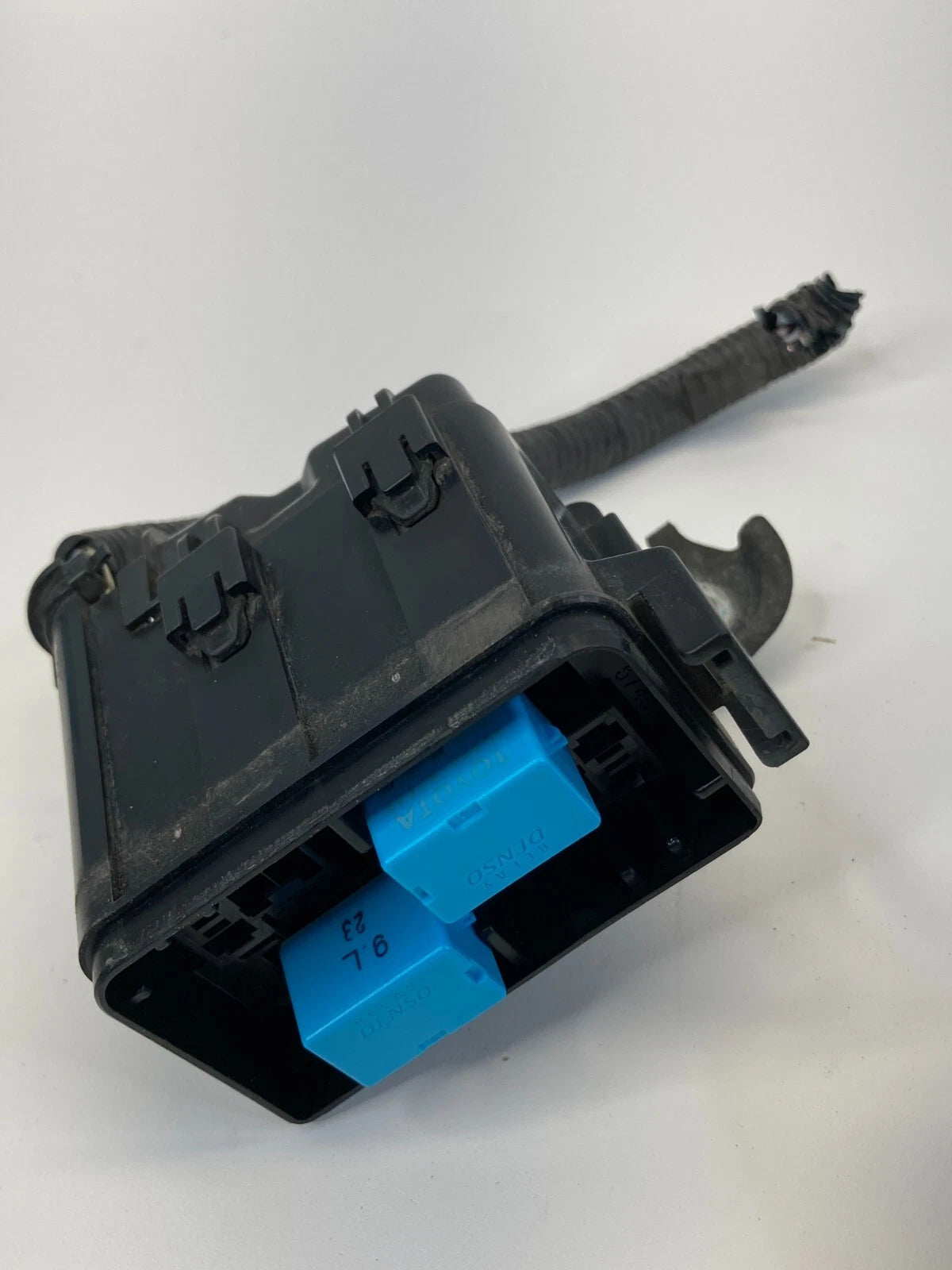 2009 2010 TOYOTA COROLLA 1.8L L4 ENGINE COMPARTMENT FUSE BOX RELAY ASSY OEM