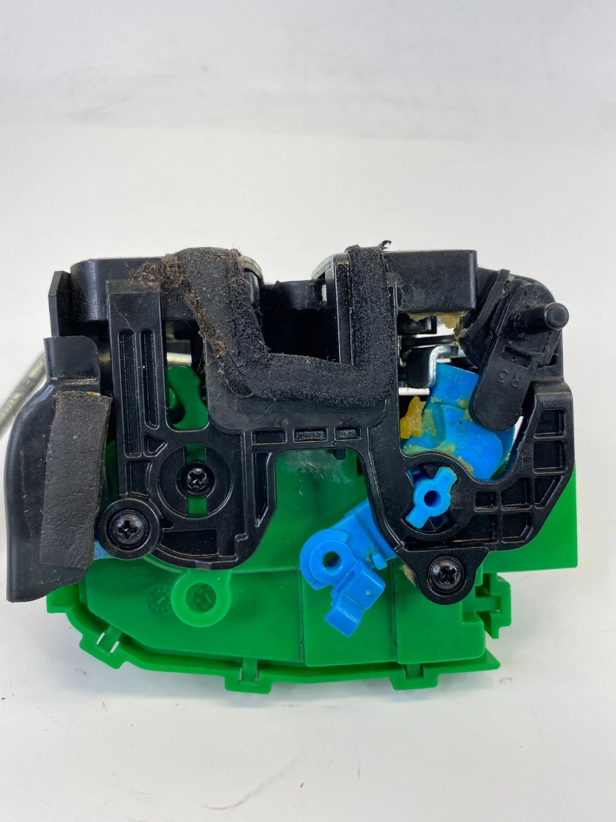 2012-2017 HYUNDAI ACCENT REAR PASSENGER SIDE DOOR LOCK LATCH OEM FACTORY A045035
