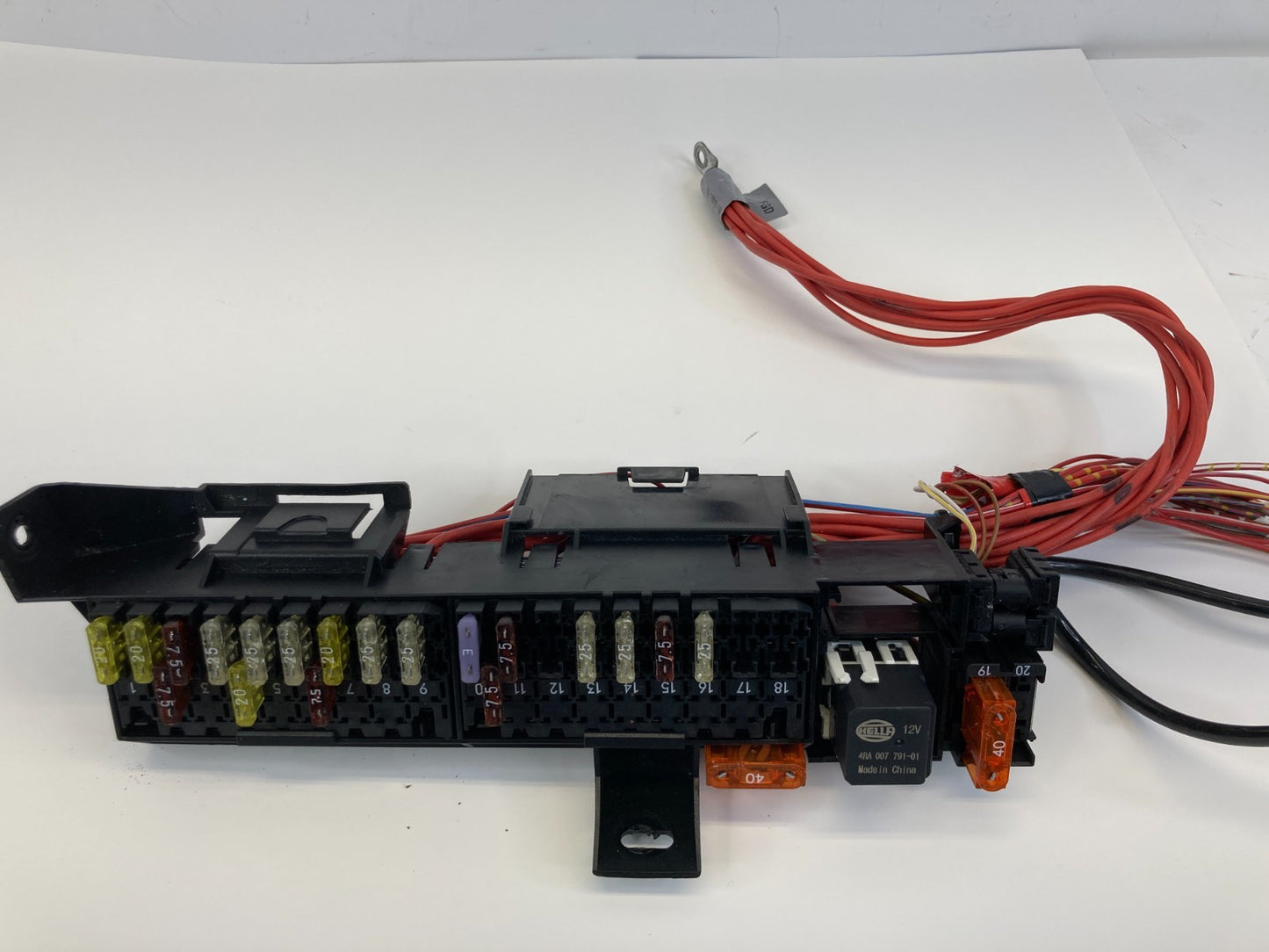 1998-2002 Mercedes-Benz E430 Rear Trunk Fuse Relay Box Block 001-545-95-01 OEM