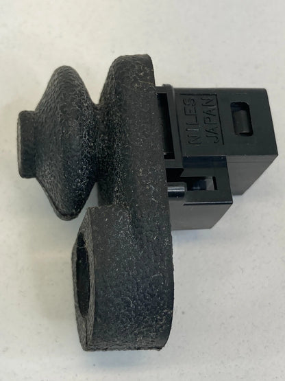 2009 2010 NISSAN CUBE FRONT LEFT DRIVER SIDE DOOR LIGHT AJAR JAMB SWITCH BUTTON